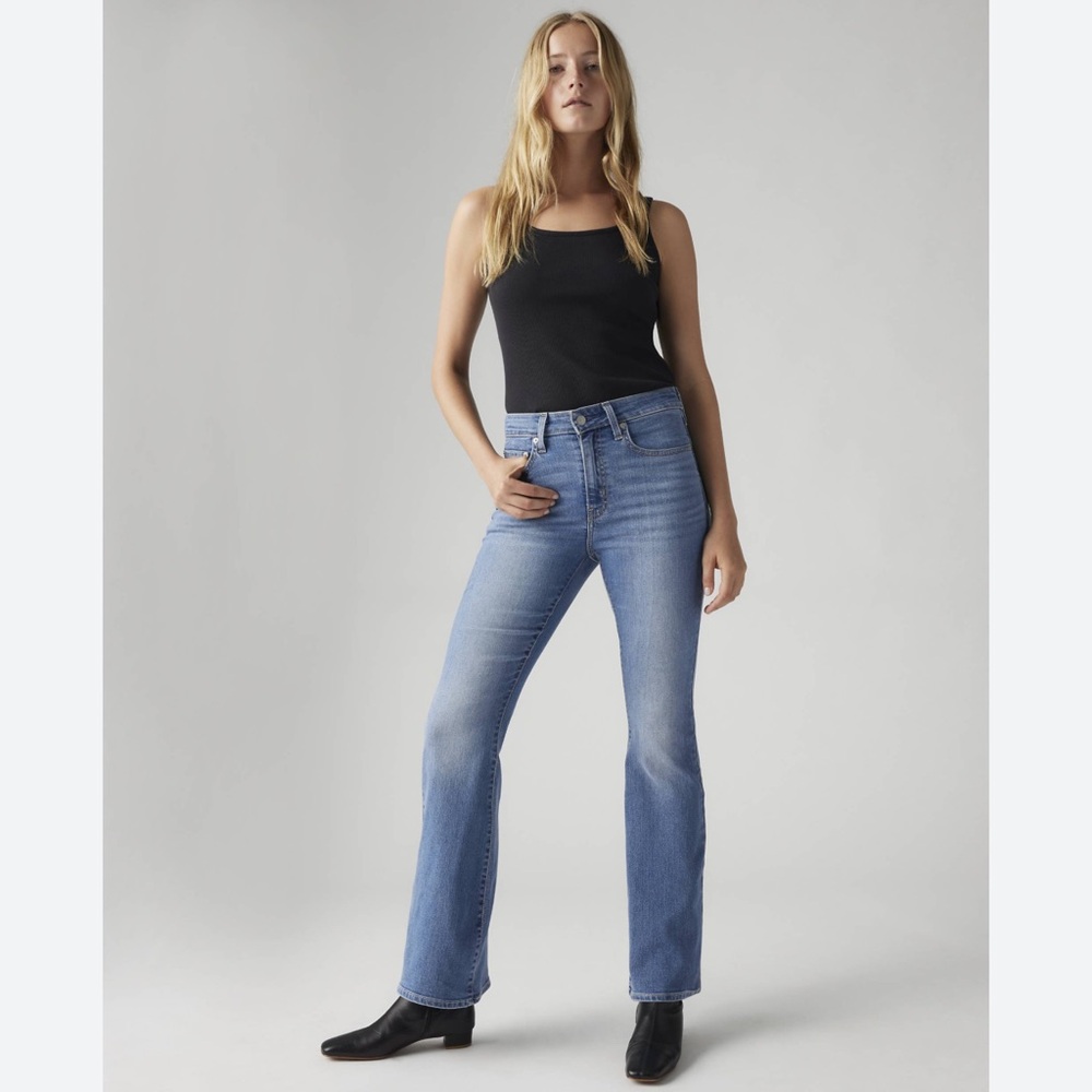 Women’s Levi’s 726 Flare medium wash Jeans, 28 /29